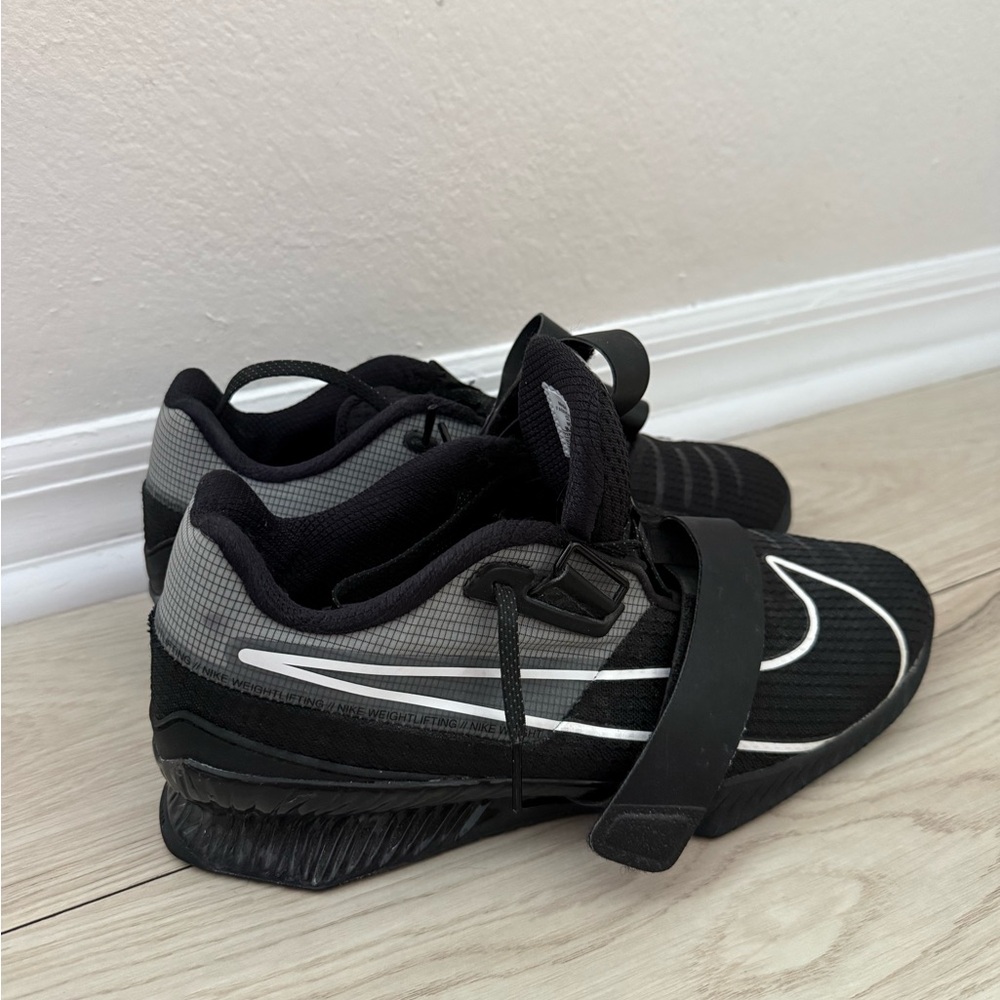 NIKE ROMALEOS 4 - Mens 10.5 Weightlifting Shoes Black and Gray